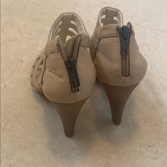 New heels - Picture 3 of 4